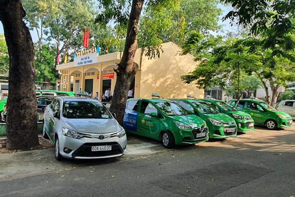 Taxi-mai-linh-nong-cong