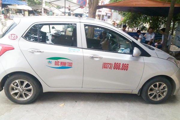 Taxi-duc-minh-gia-re-nong-cong